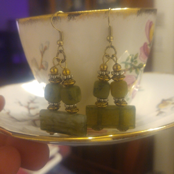 Earrings - Picture 2 of 3